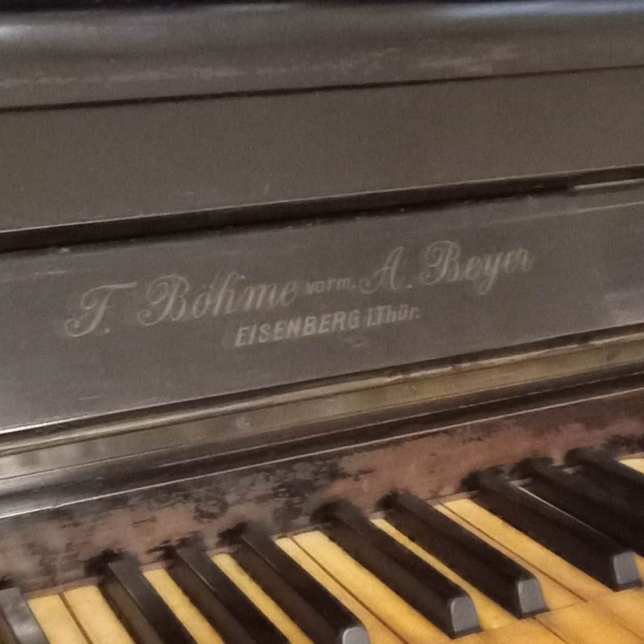 Piano + taburete
