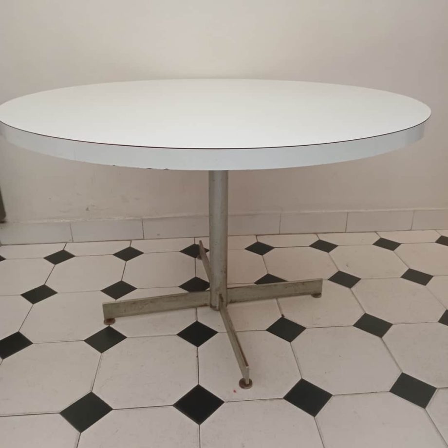 Mesa en fórmica