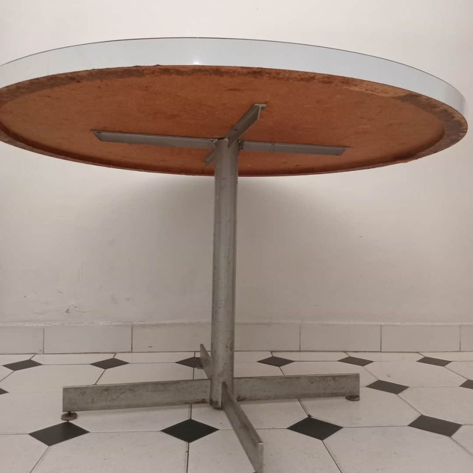 Mesa en fórmica