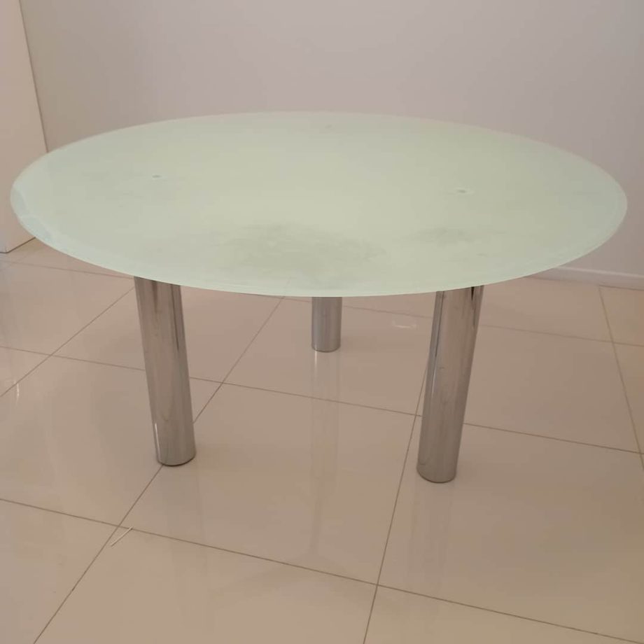 Mesa tapa vidrio esmerilado