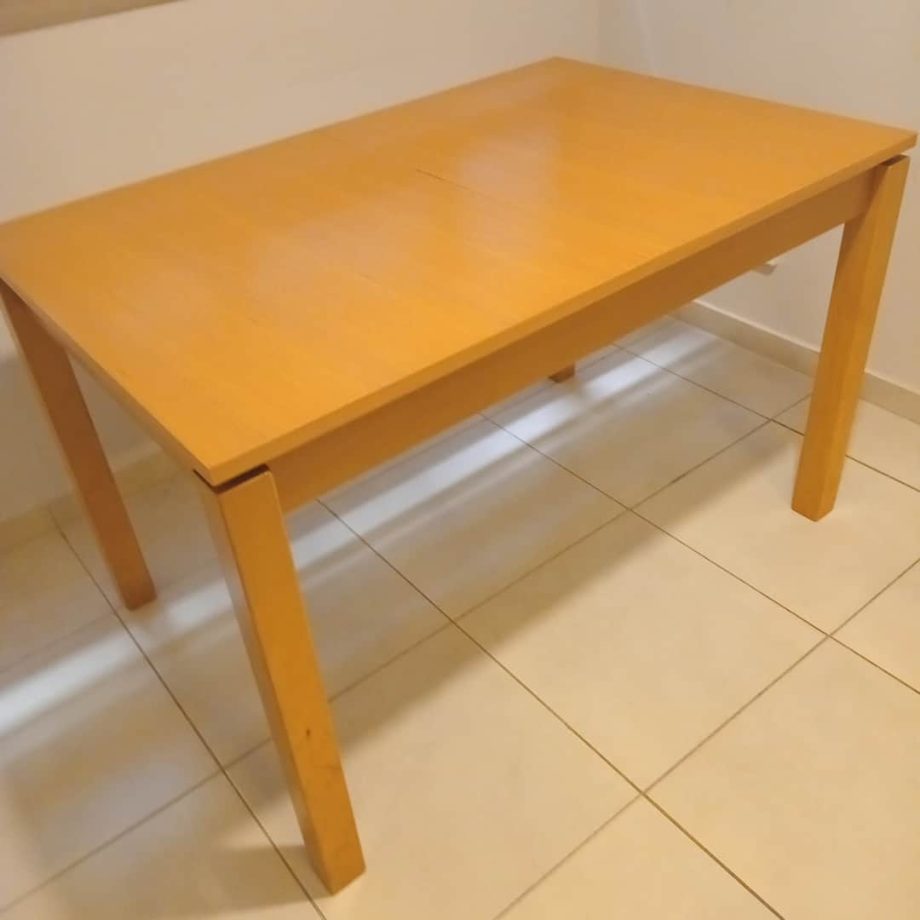 Mesa con 4 sillas