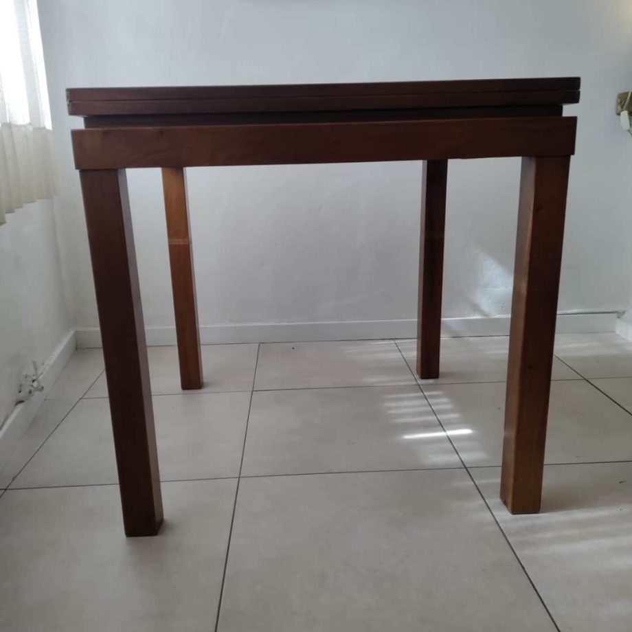 Mesa extensible en madera