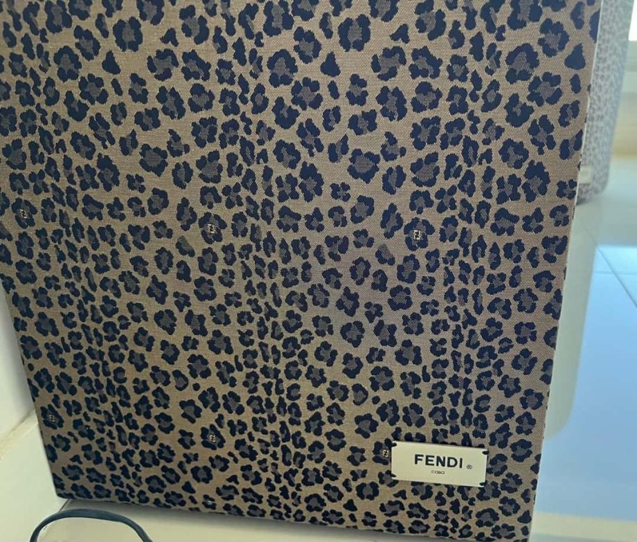 Consola Fendi con banqueta