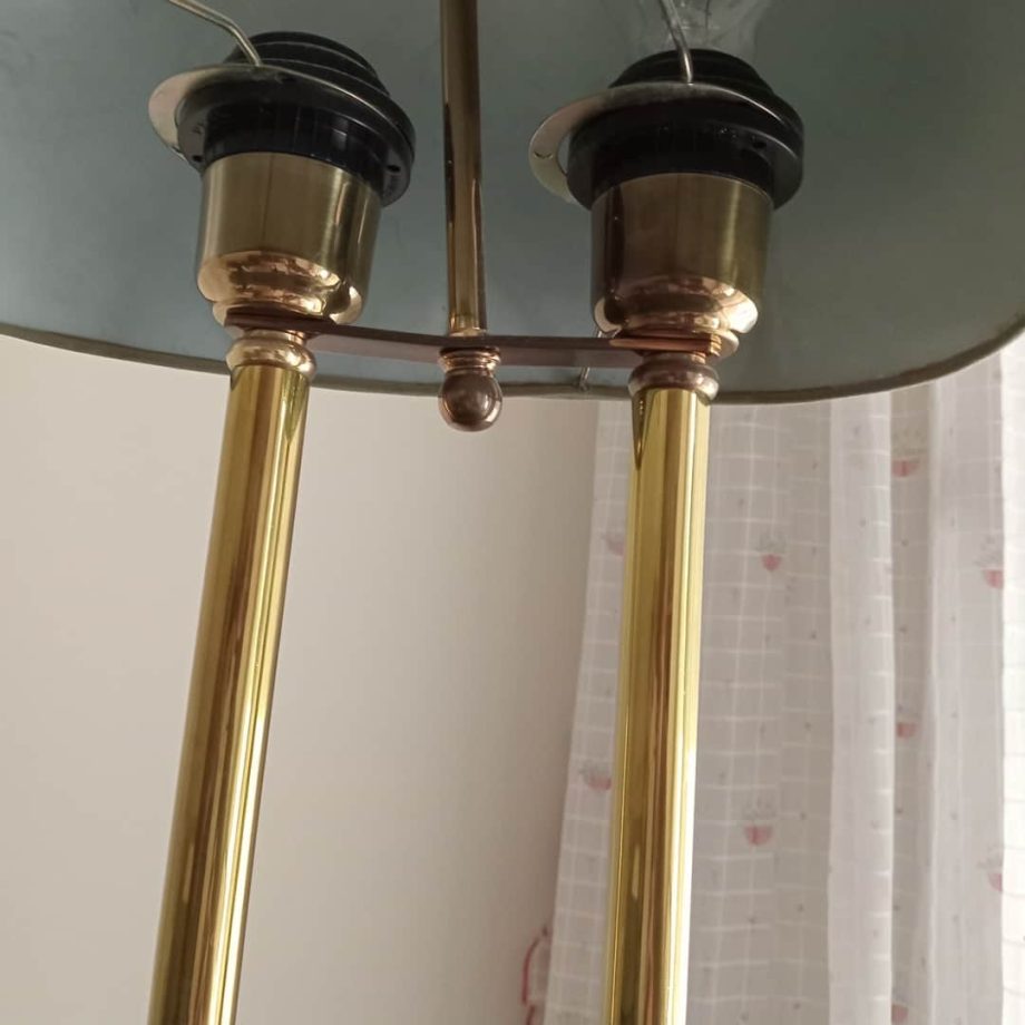 Lämpara en bronce y acrílico
