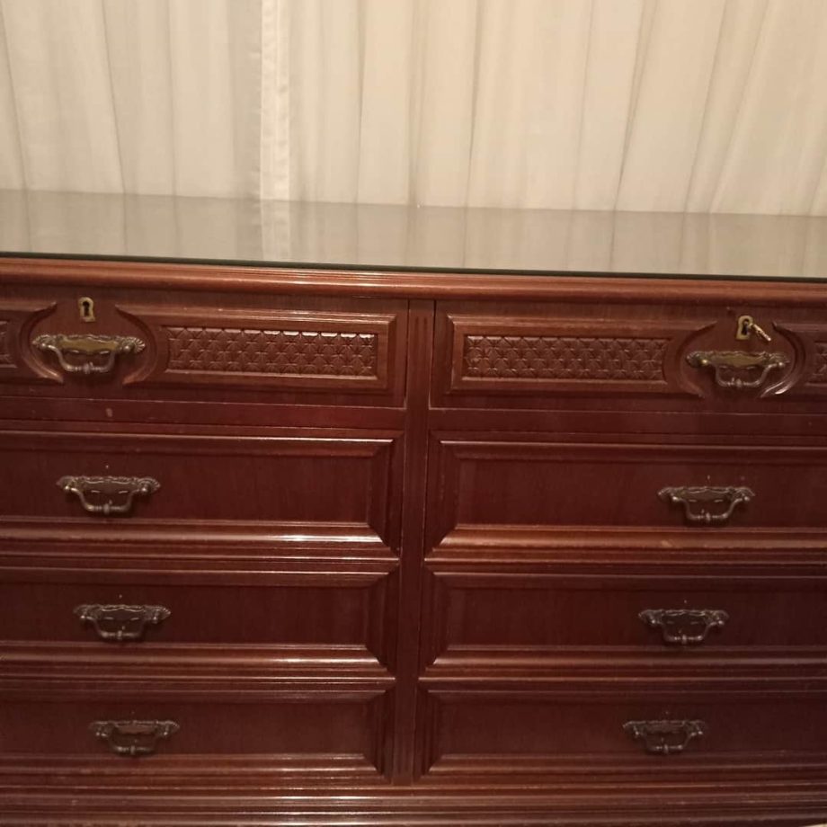 Cómoda en madera