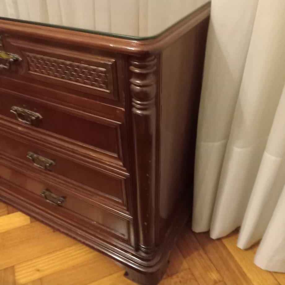 Cómoda en madera