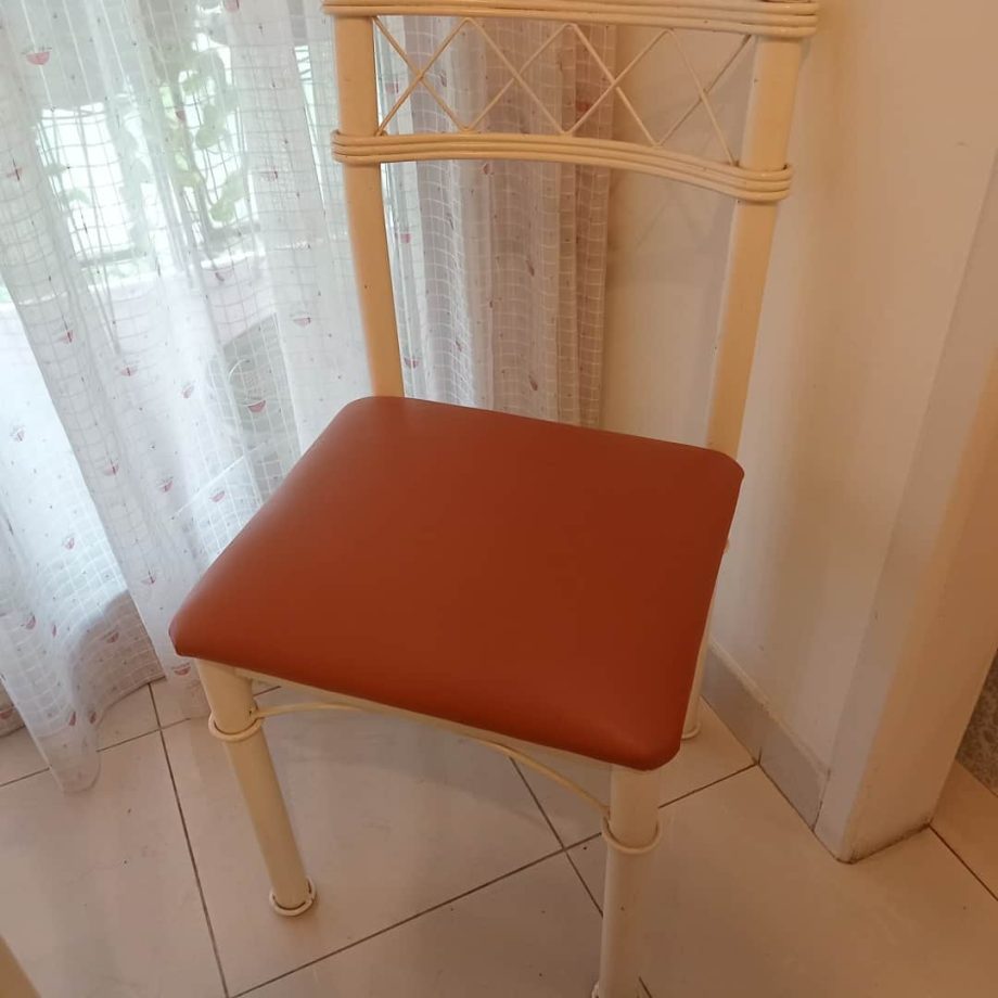 Mesa + sillas