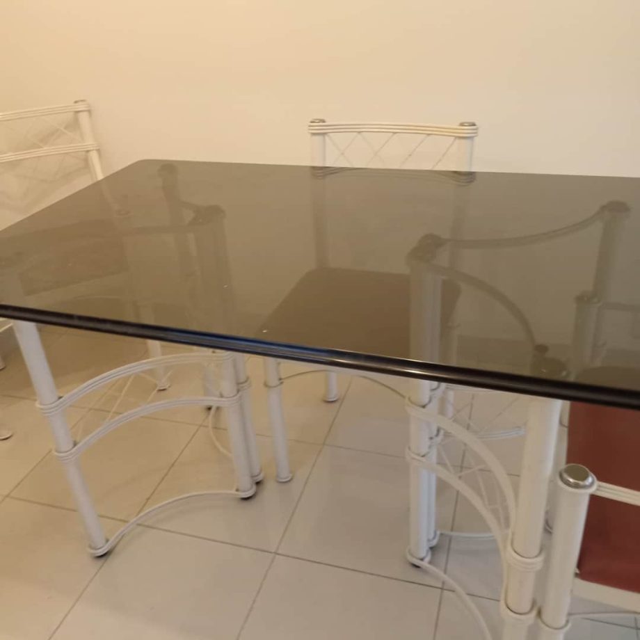 Mesa + sillas