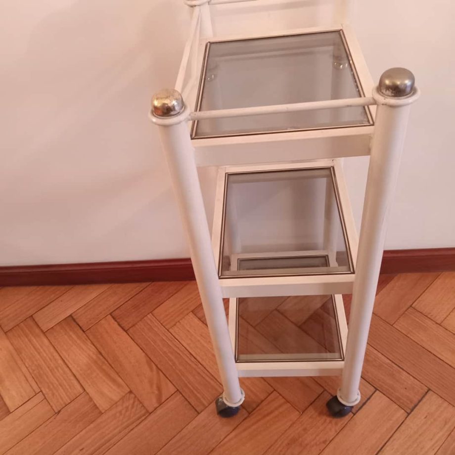 Pequeña mesa auxiliar