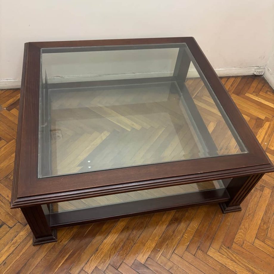 Mesa frente sofá