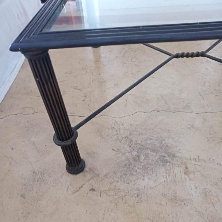 Mesa frente sofá