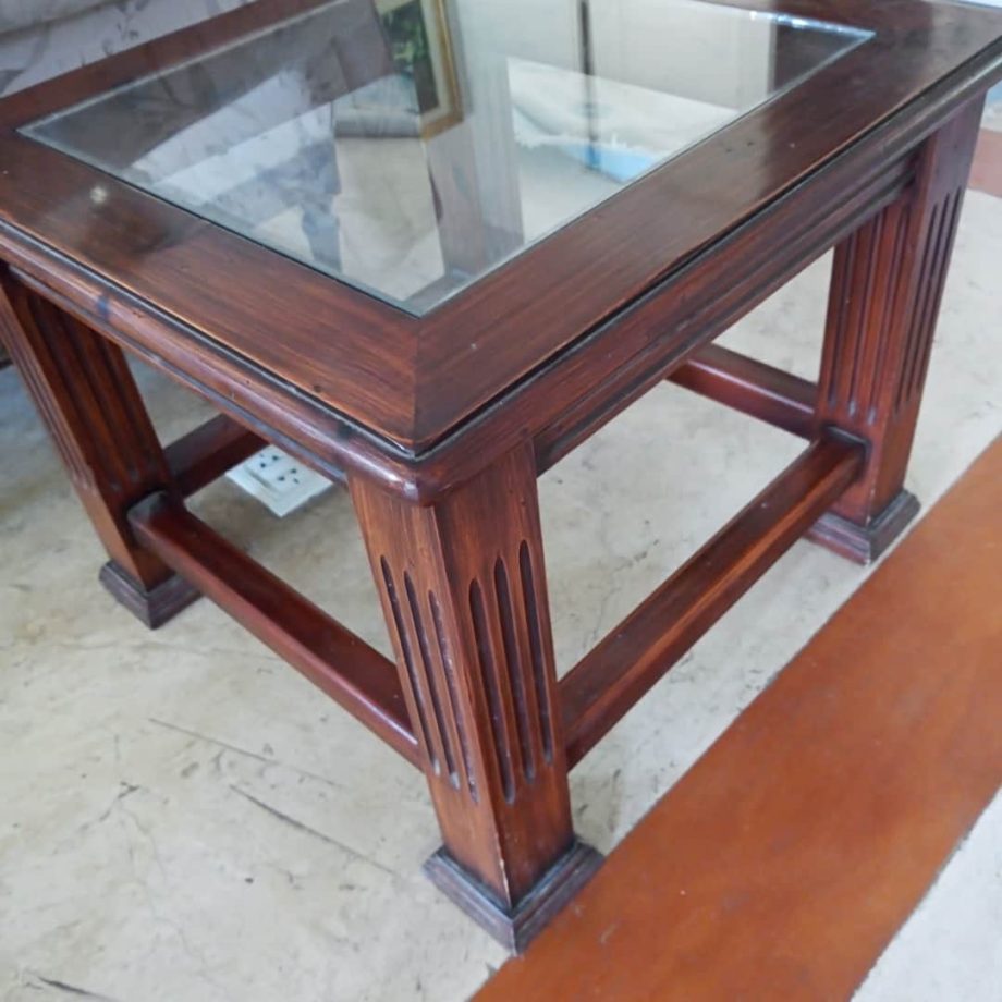 Mesa costado sofá