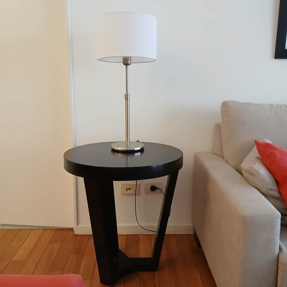 Mesa costado sofá de diseño