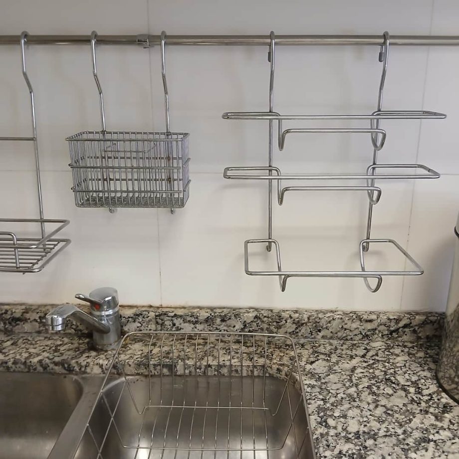 Organizador y cesto de basura