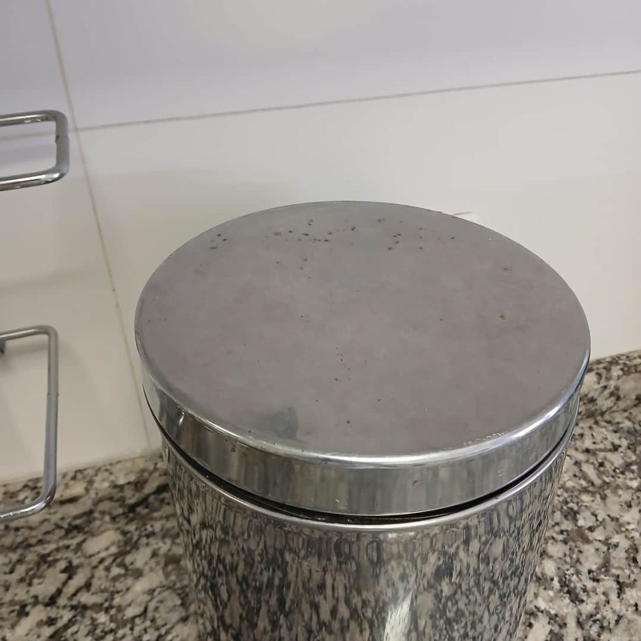Organizador y cesto de basura