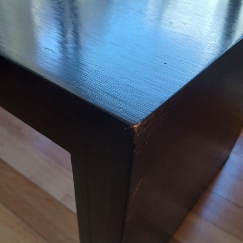 Mesa frente sofá