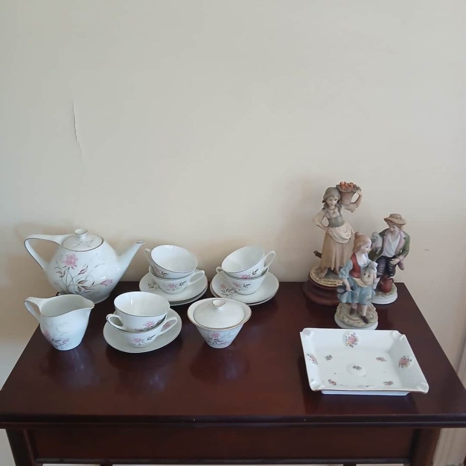 Juego de te + Figuras
