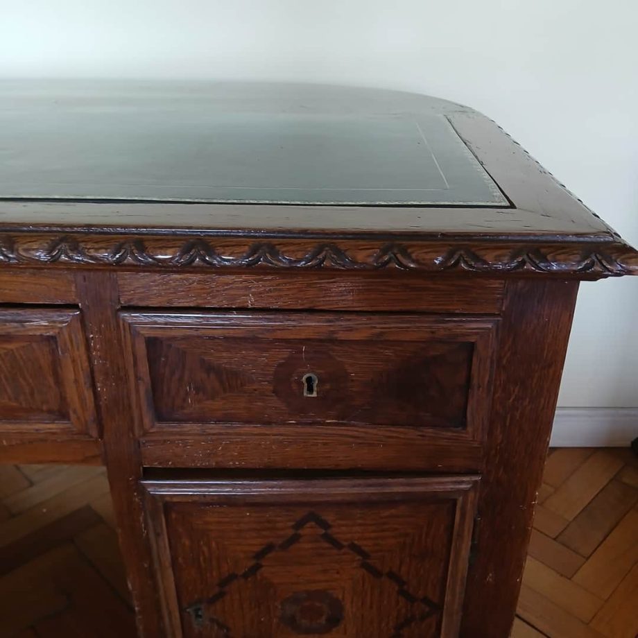 Escritorio y silla