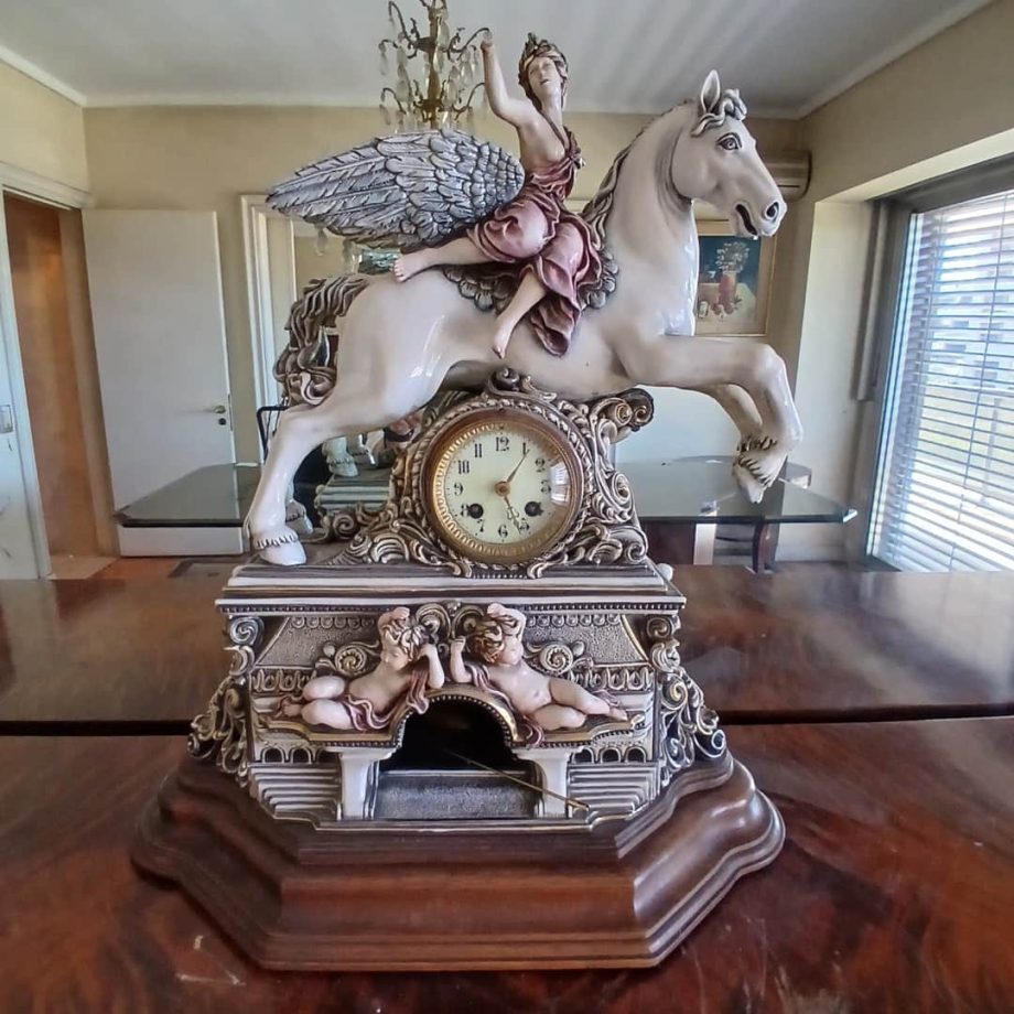 Graniture "Mujer a  caballo alado"