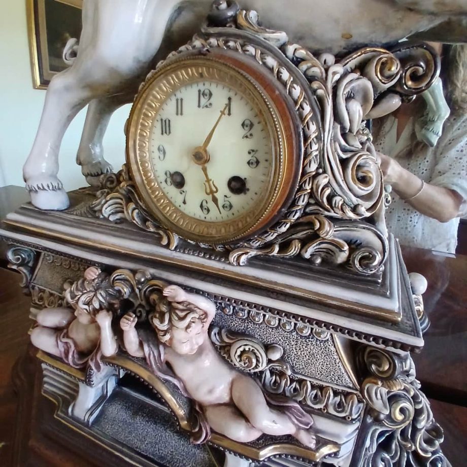 Graniture "Mujer a  caballo alado"