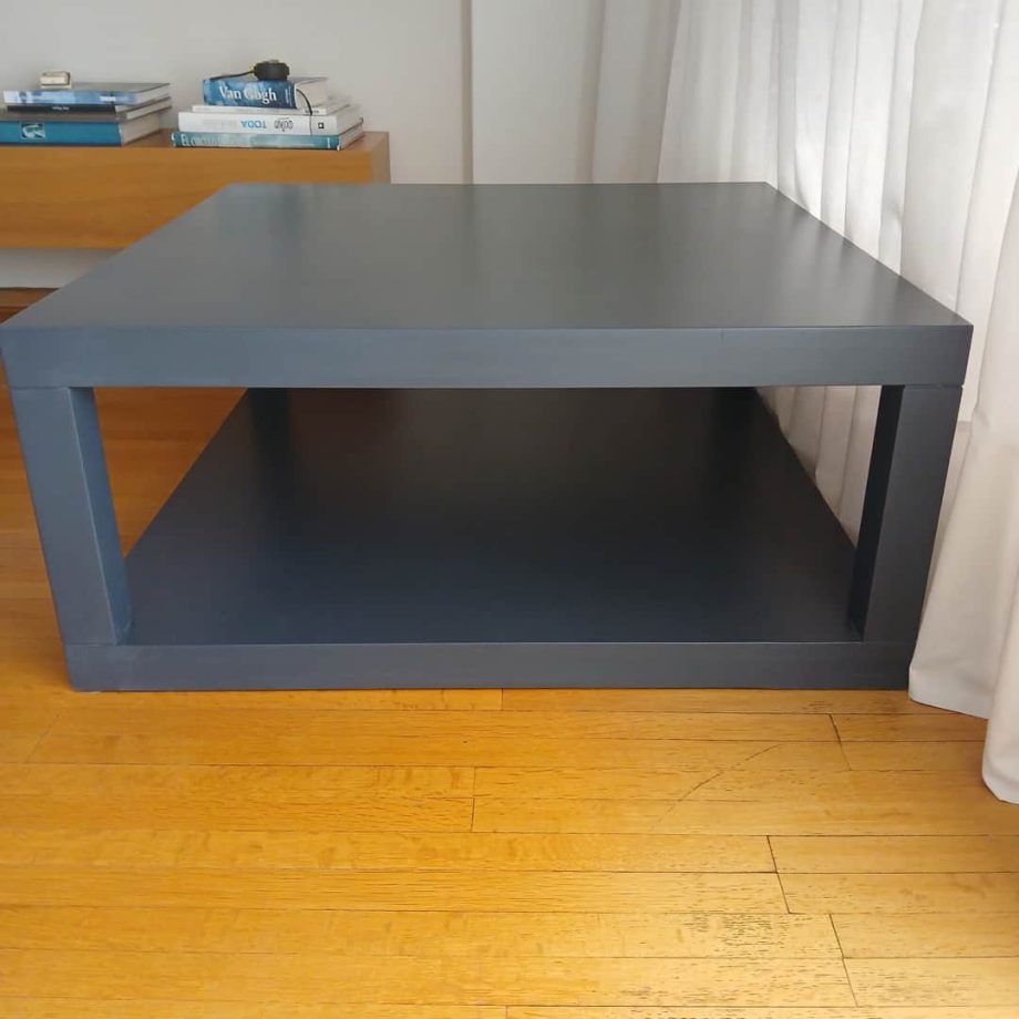 Mesa costado sofá