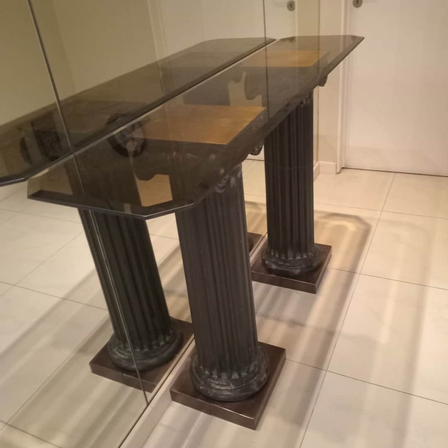 Consola tapa vítrea