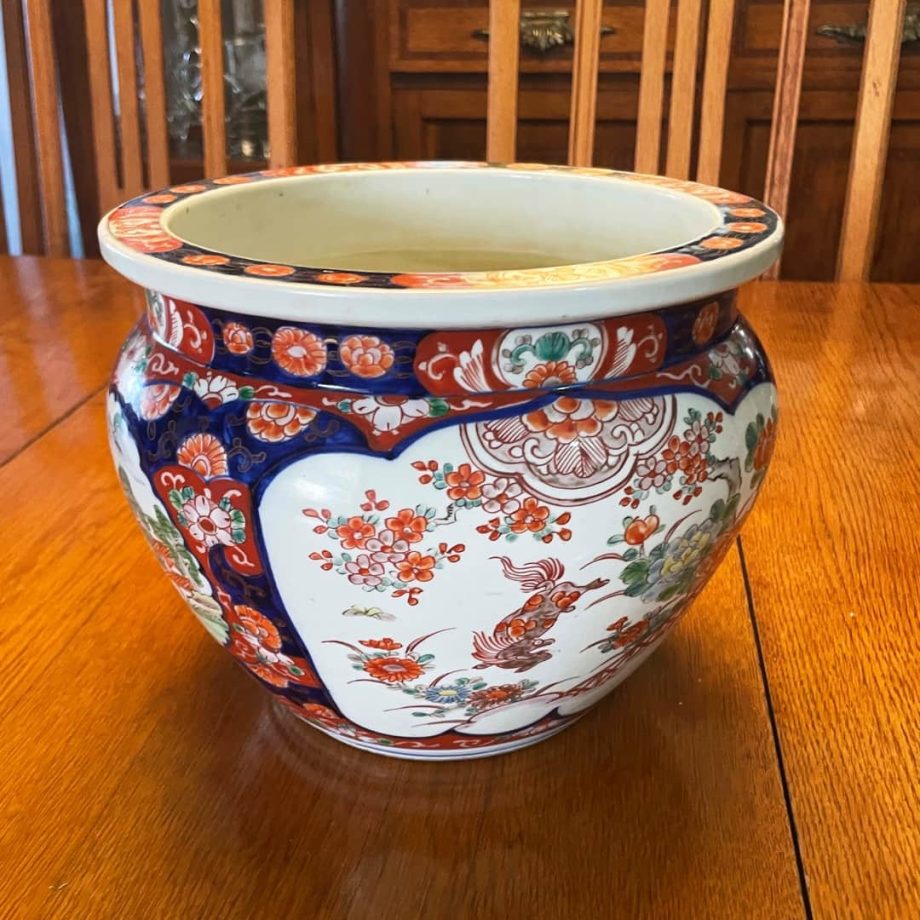 Antiguo cache pot