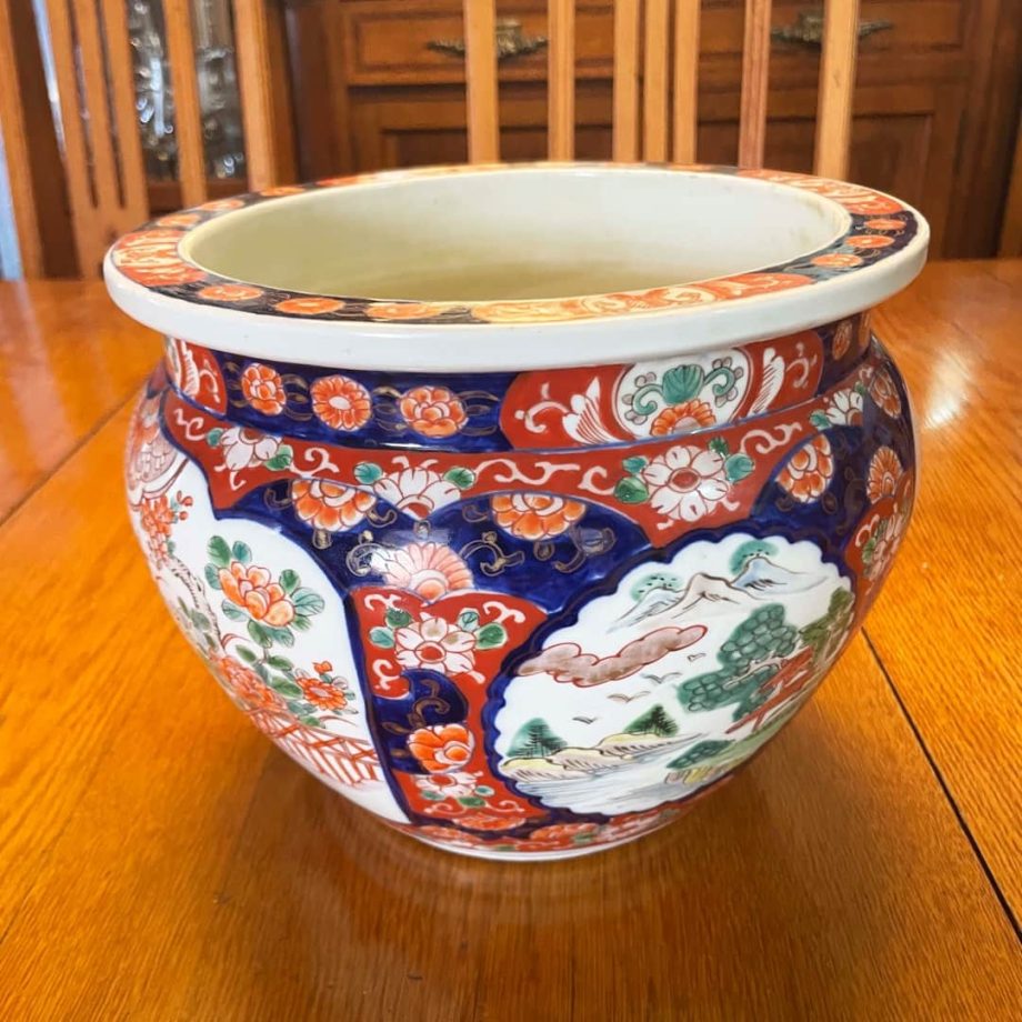 Antiguo cache pot