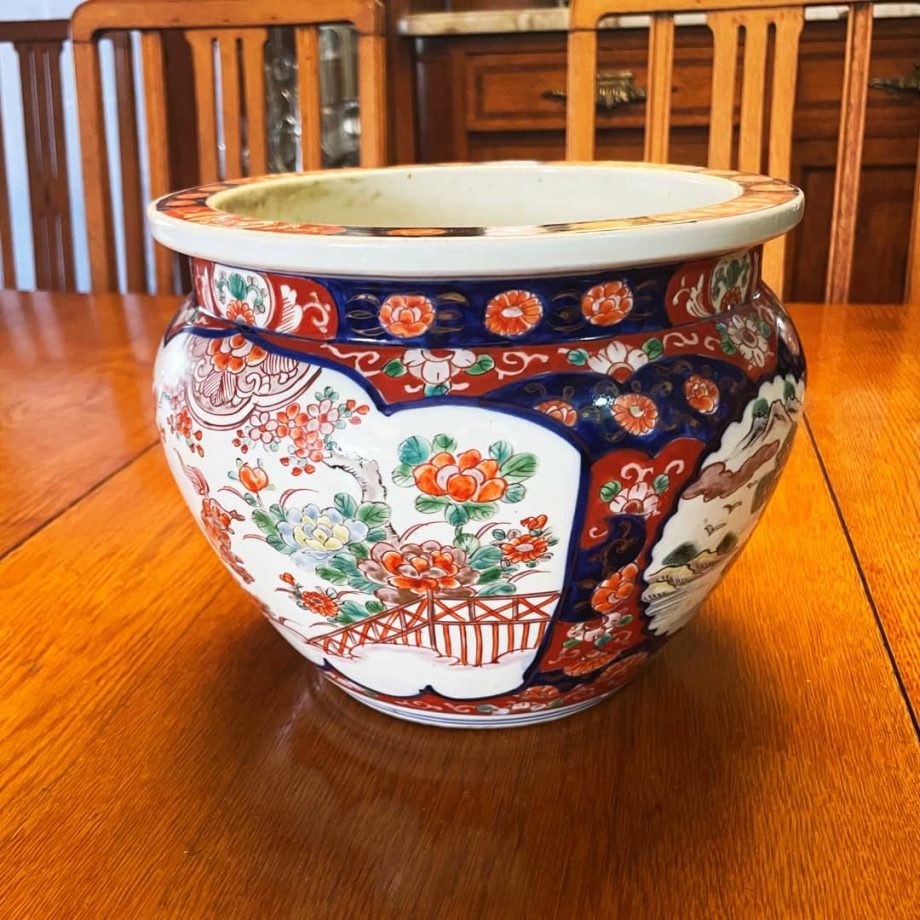 Antiguo cache pot