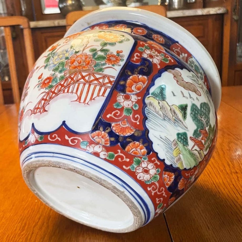 Antiguo cache pot