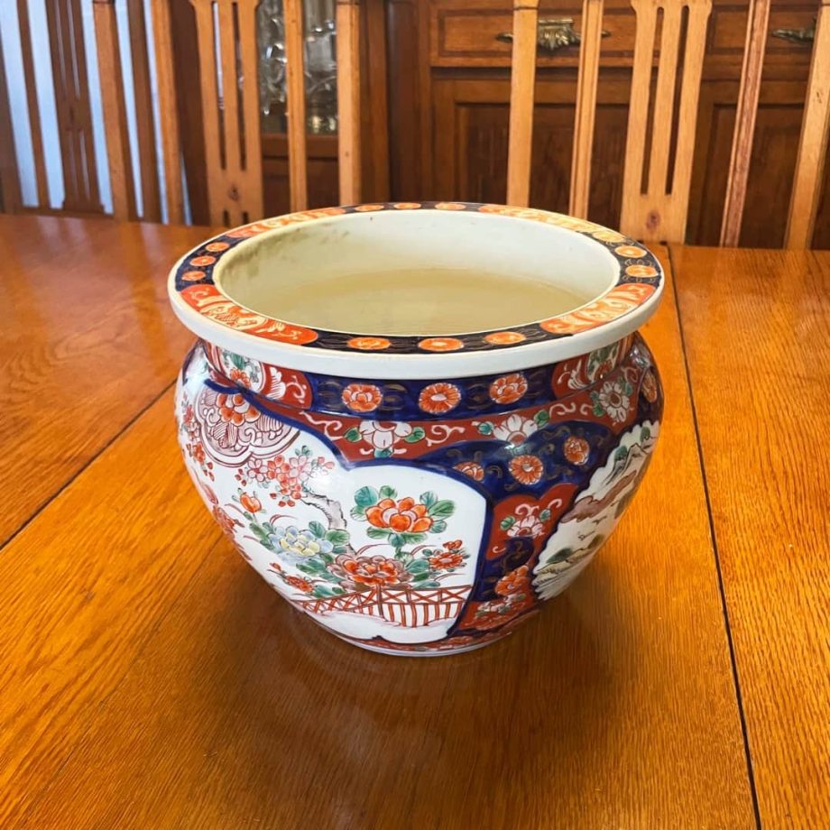 Antiguo cache pot
