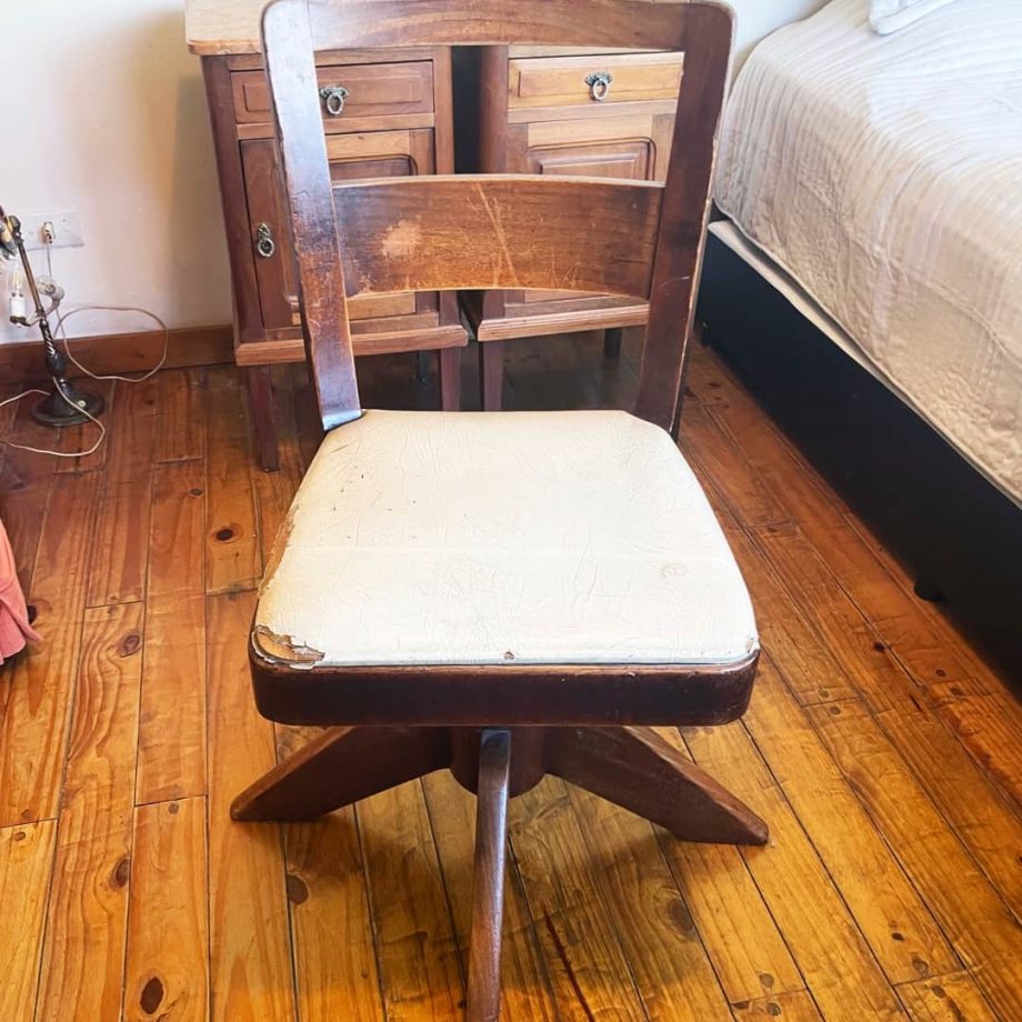 Antigua silla de escritorio