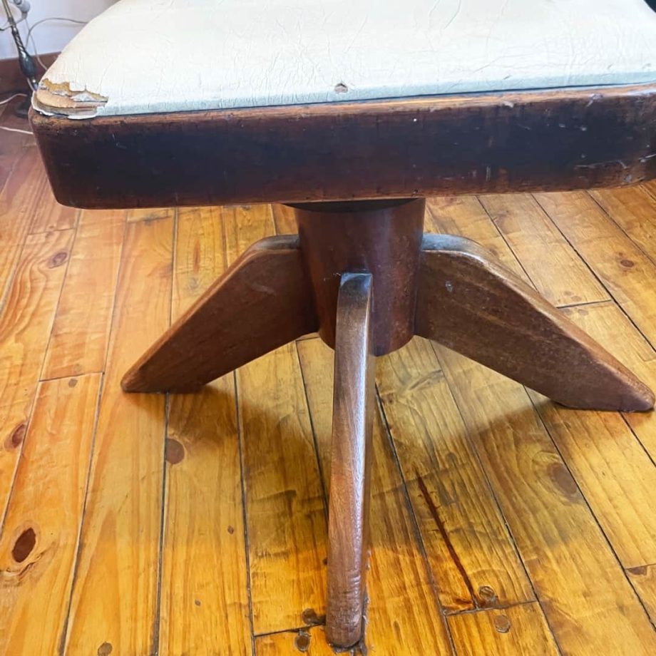 Antigua silla de escritorio