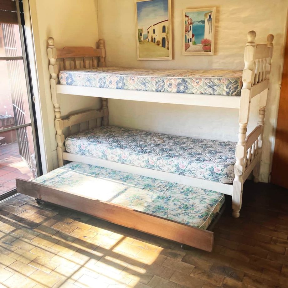 Cama cucheta con carro