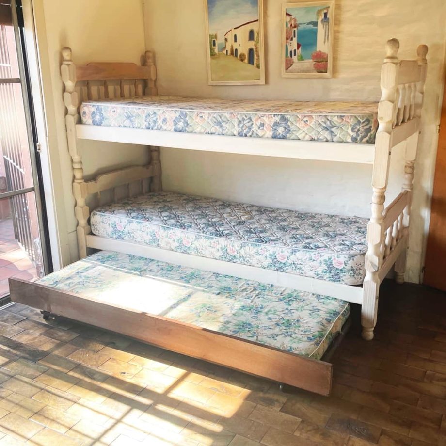 Cama cucheta con carro