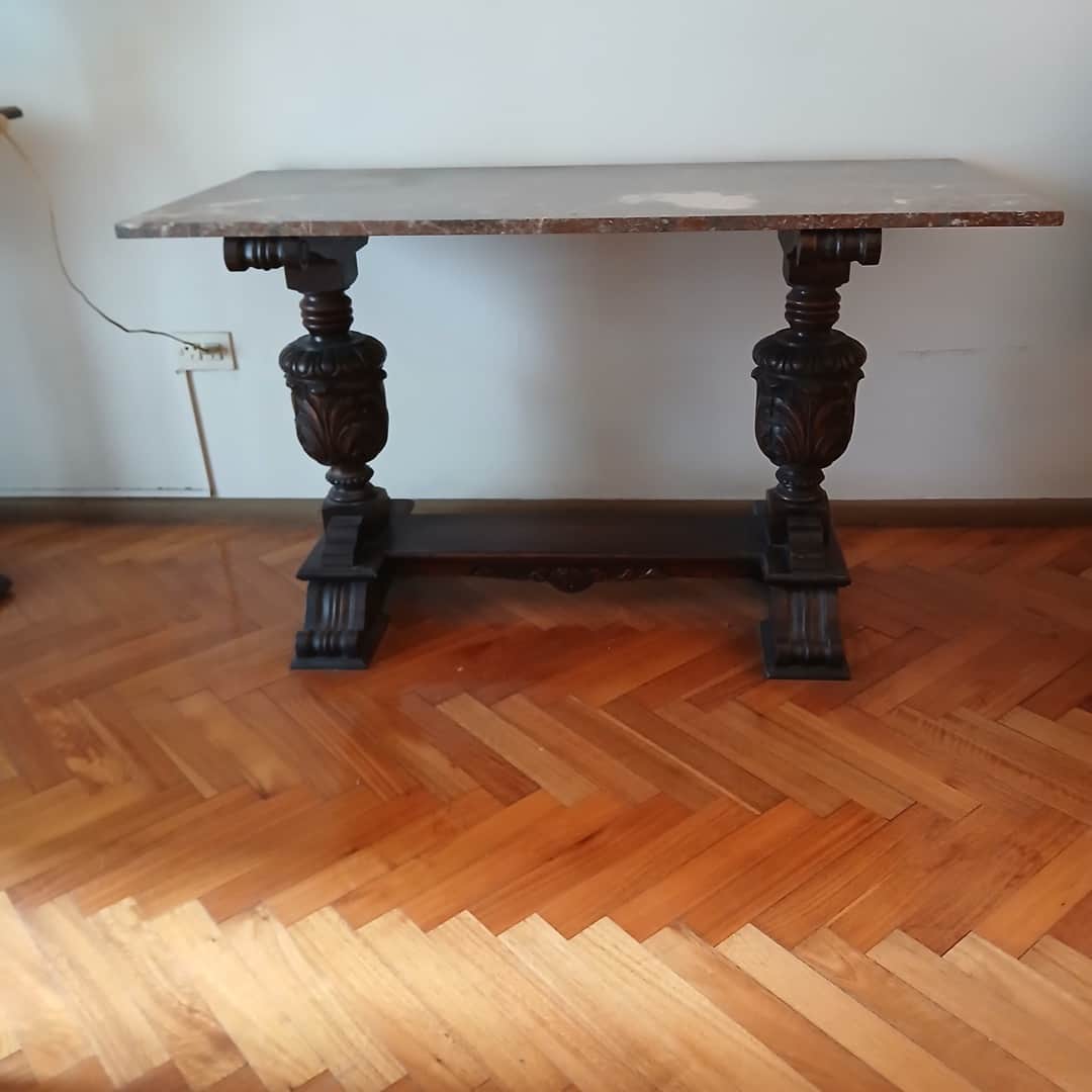 Consola con tapa de mármol