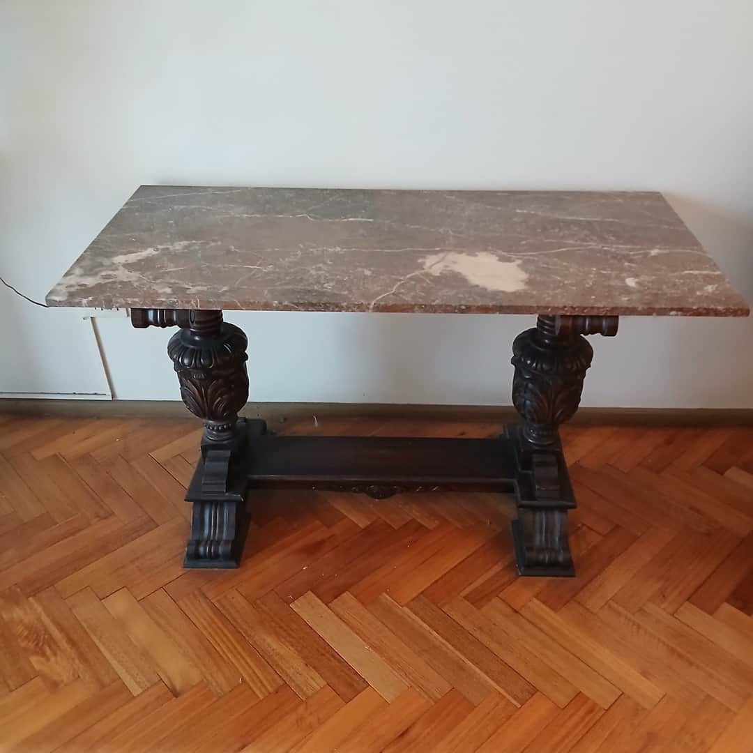 Consola con tapa de mármol