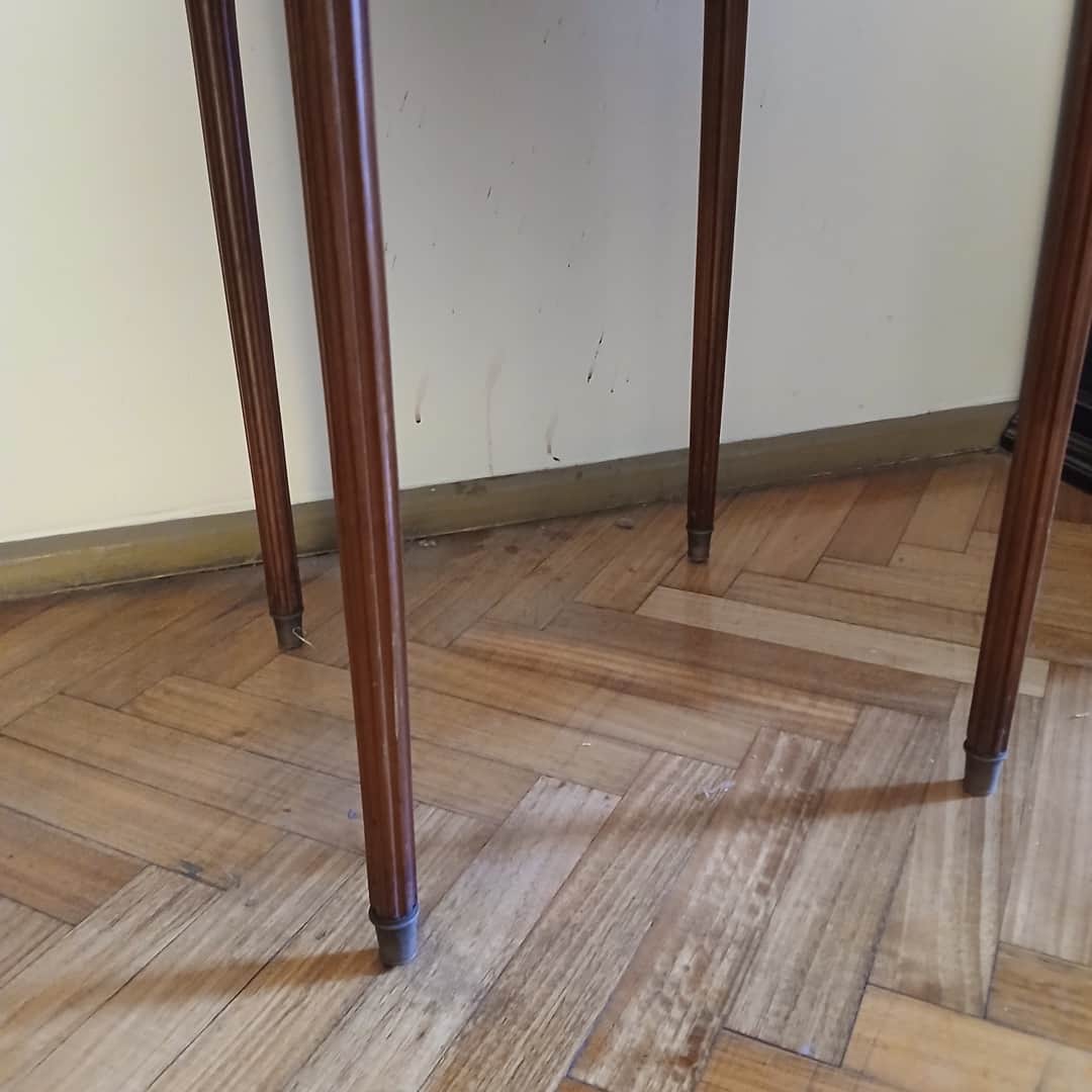 Mesa auxiliar redonda