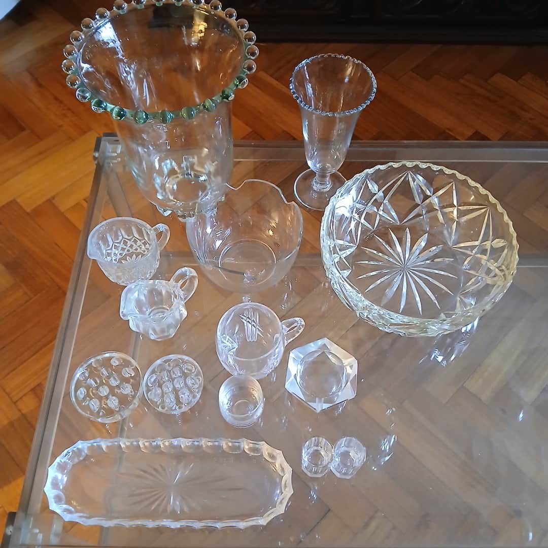 Lote de floreros y varios