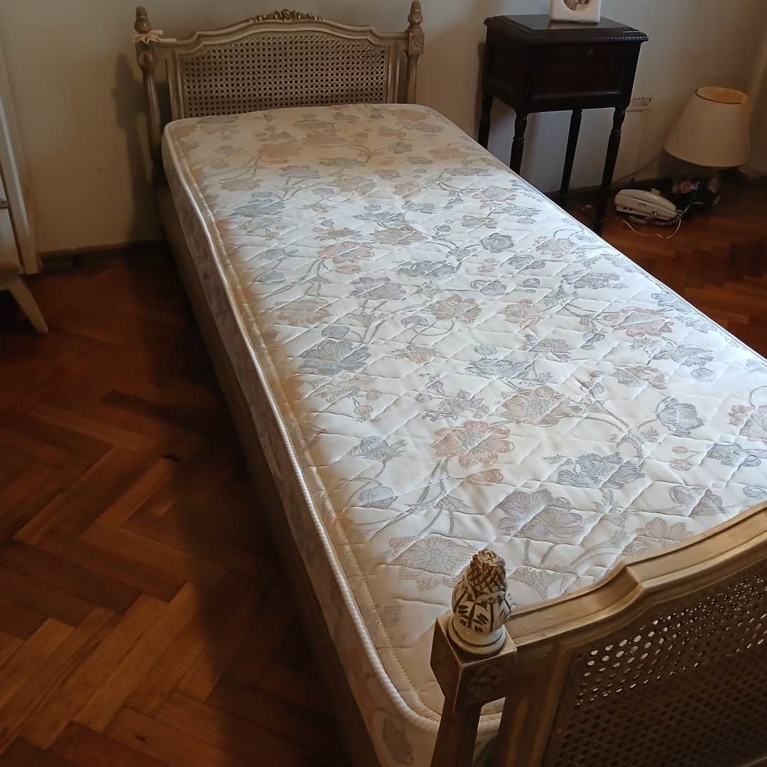 Cama con colchón