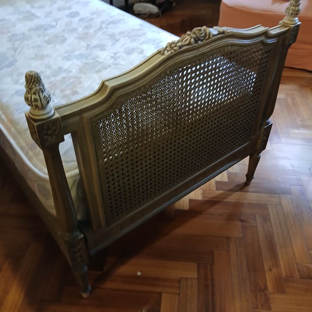 Cama con colchón