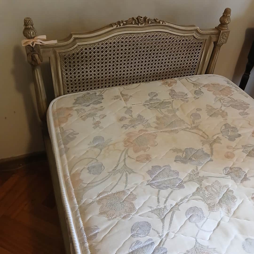 Cama con colchón