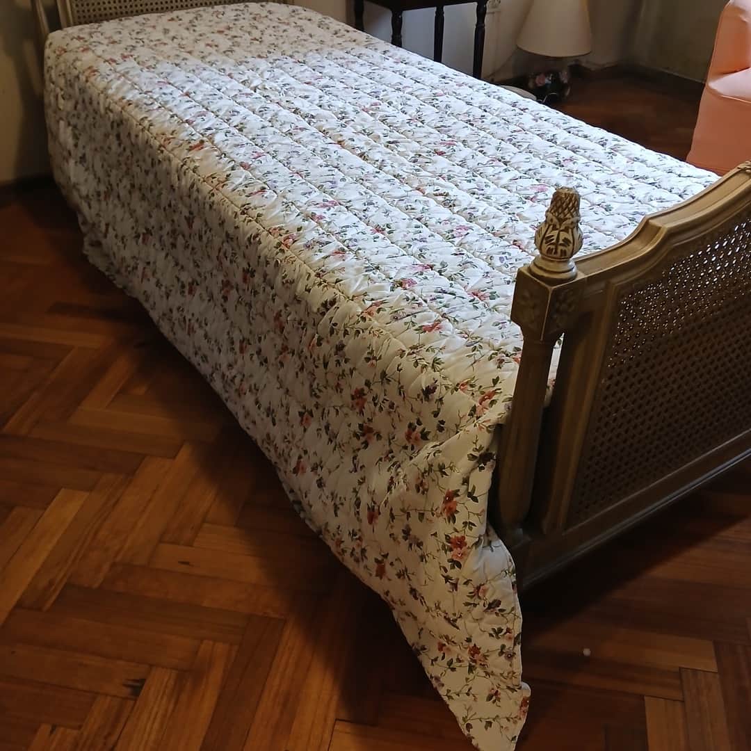Cama con colchón