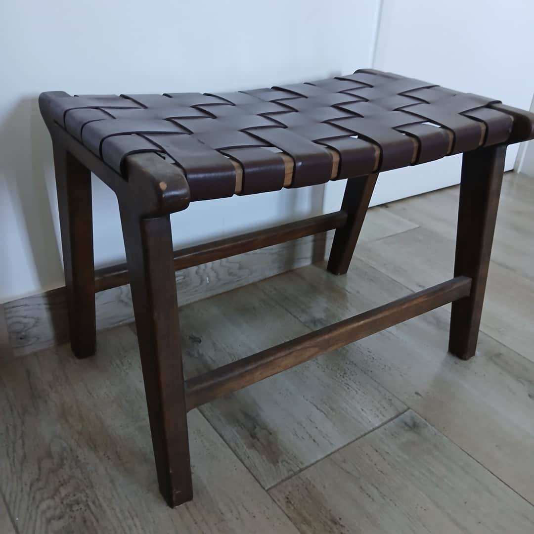 Banco en madera y cuero