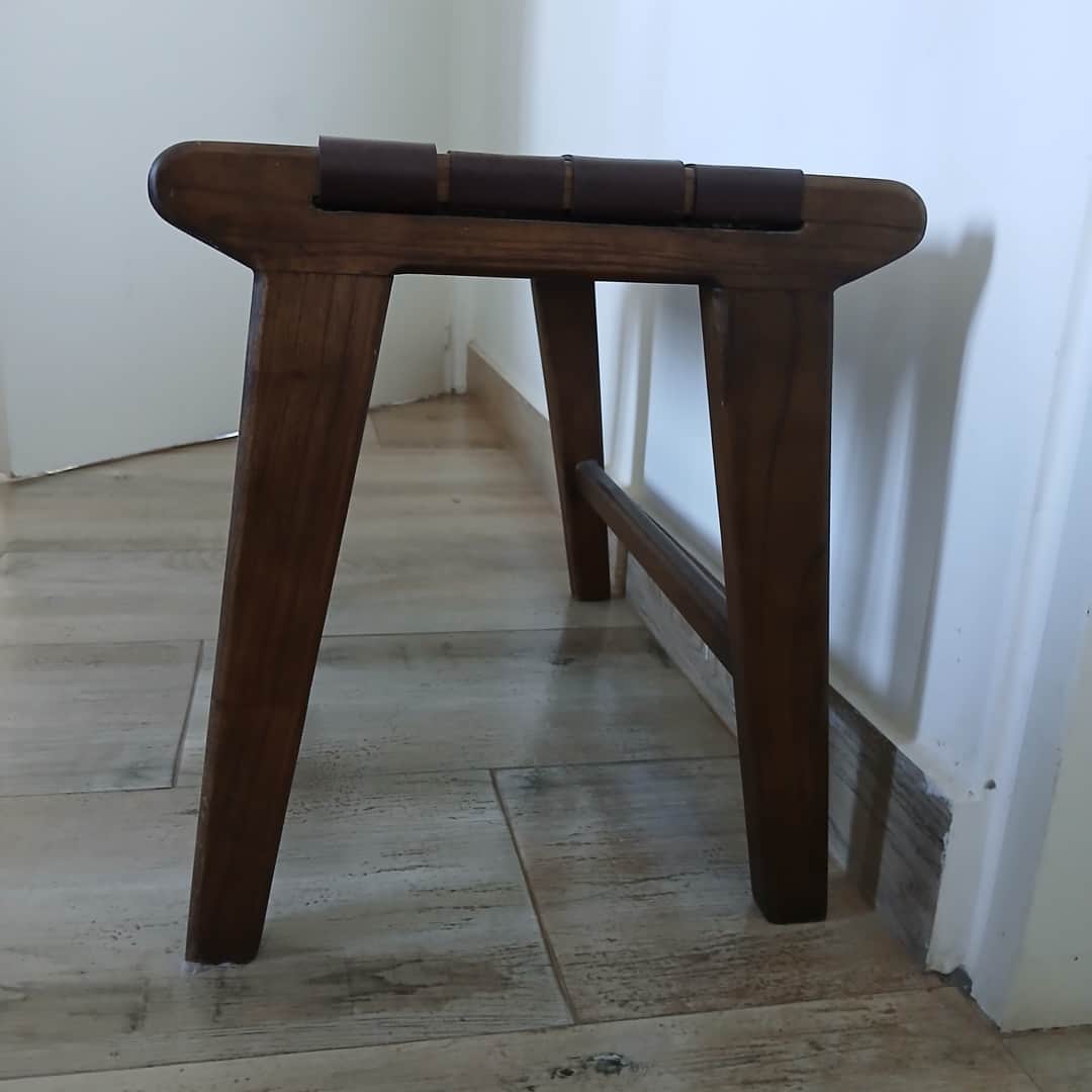 Banco en madera y cuero