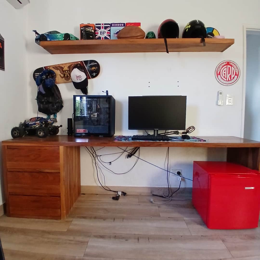 Escritorio en madera