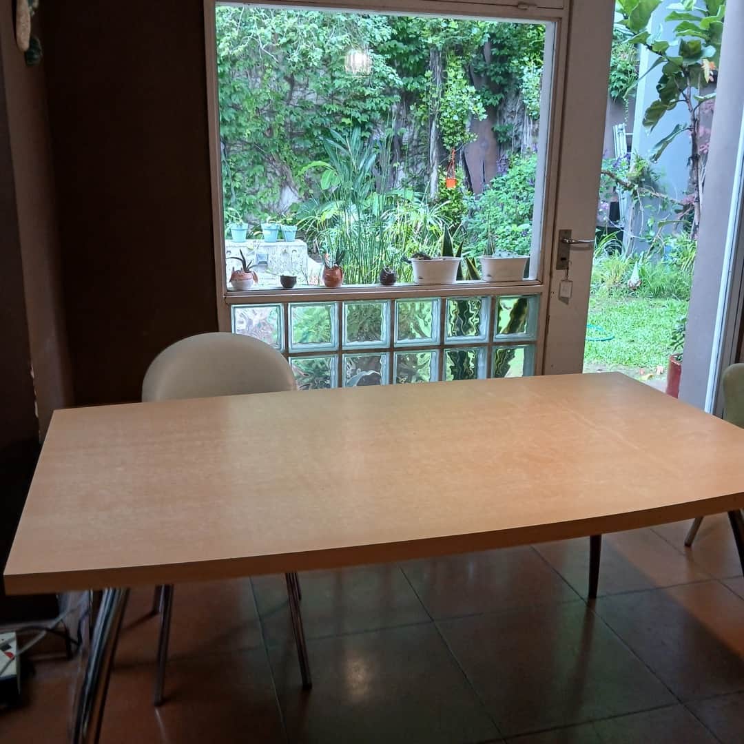 Mesa de comedor diario