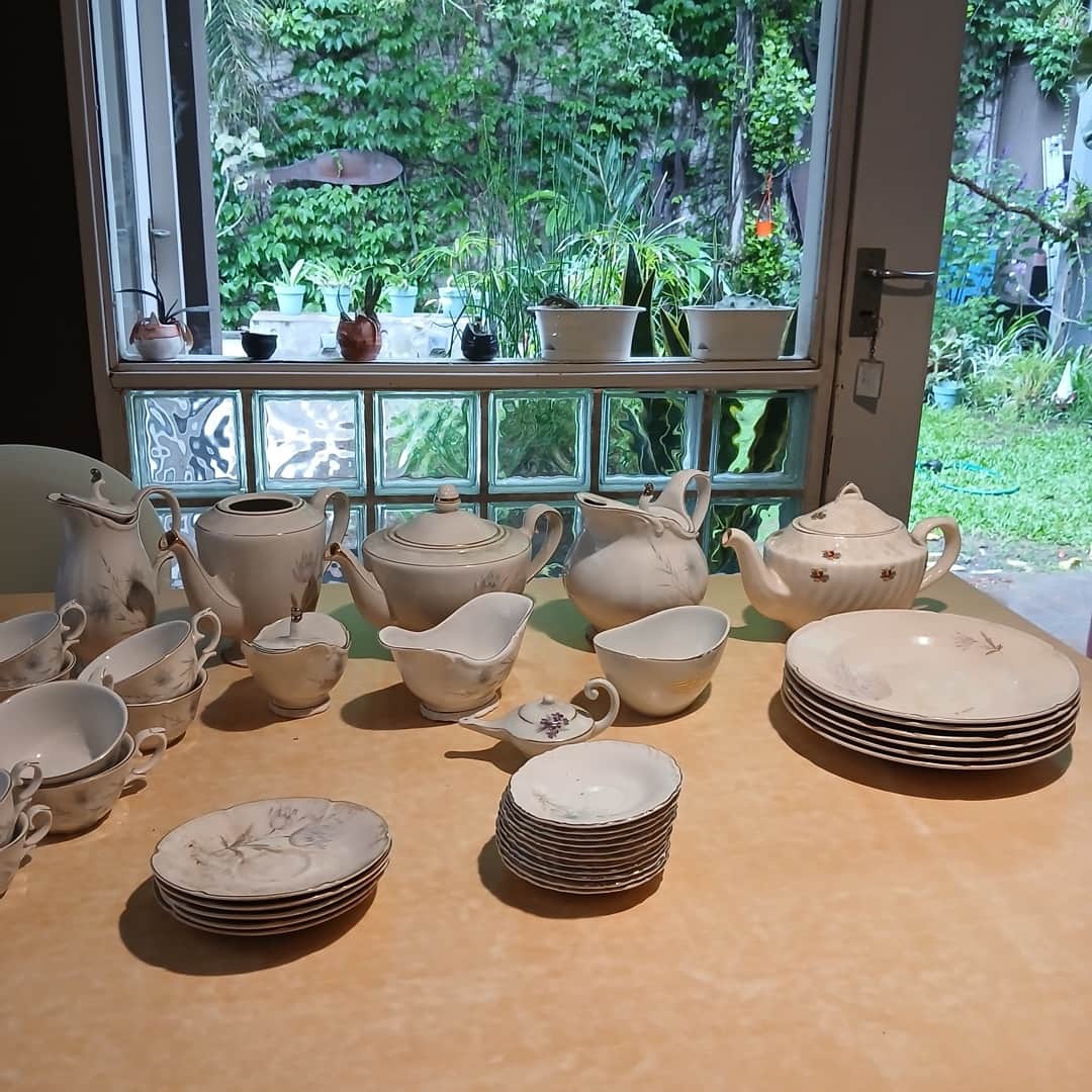 Lote de vajilla nacional