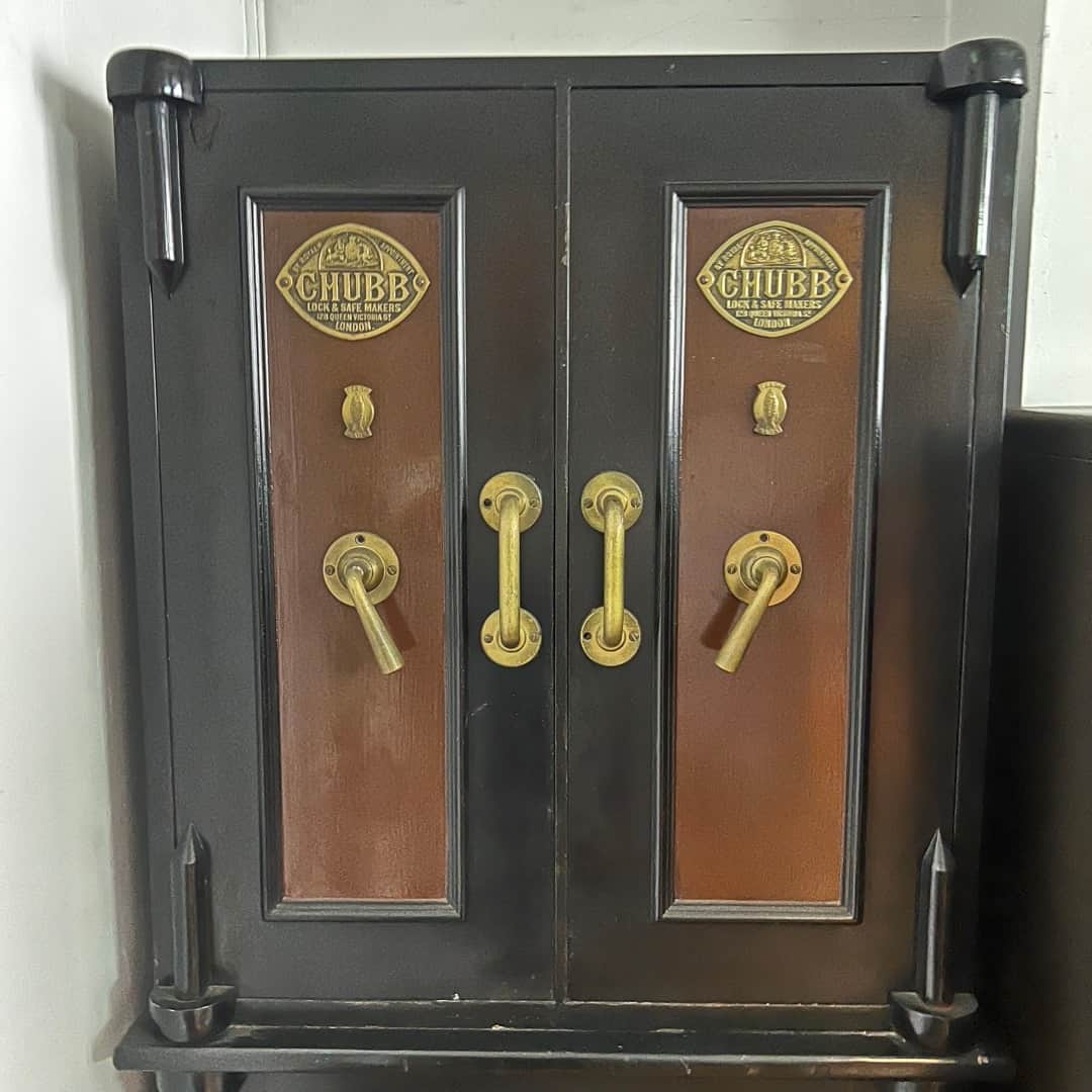 Caja fuerte inglesa
