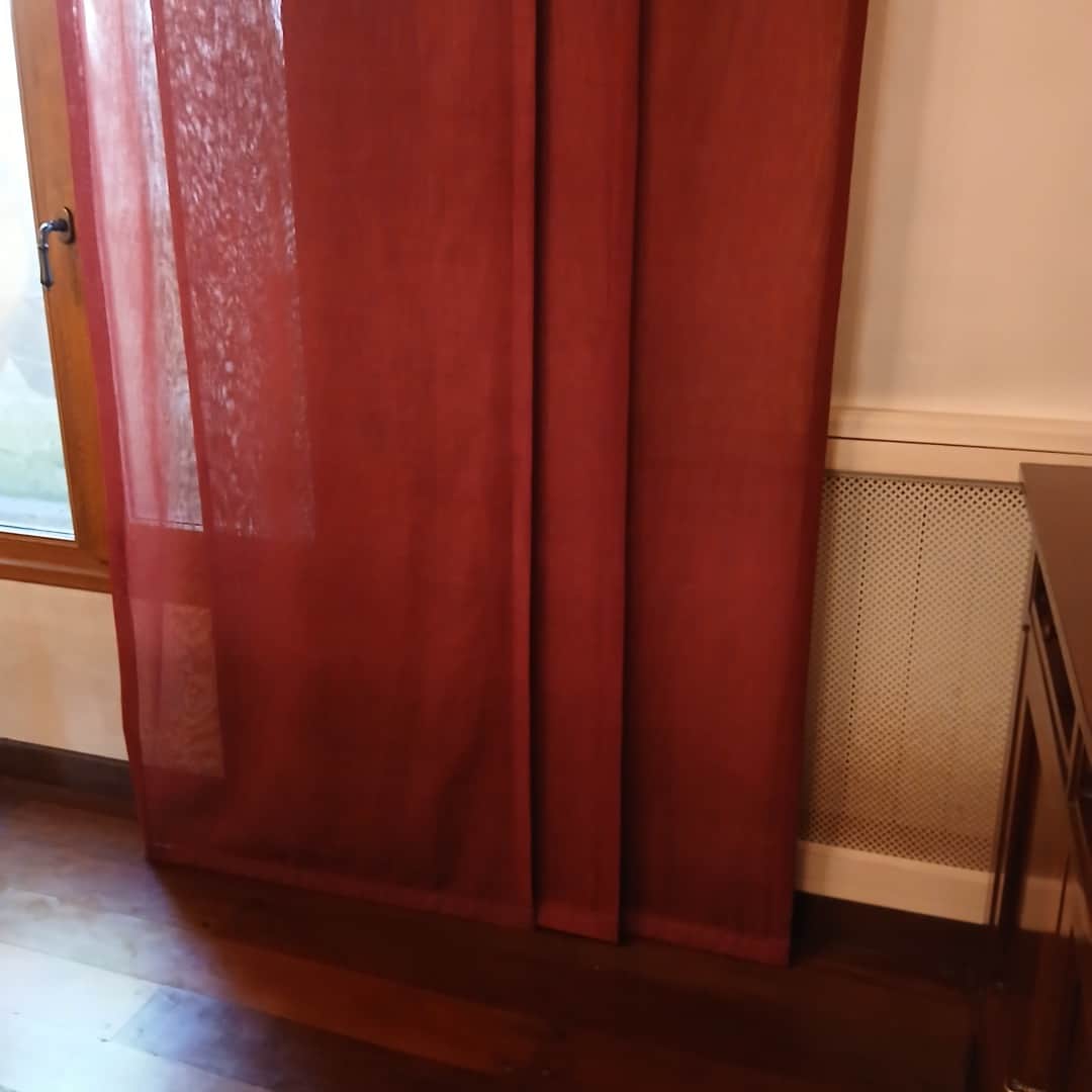 Paneles orientales color bordó